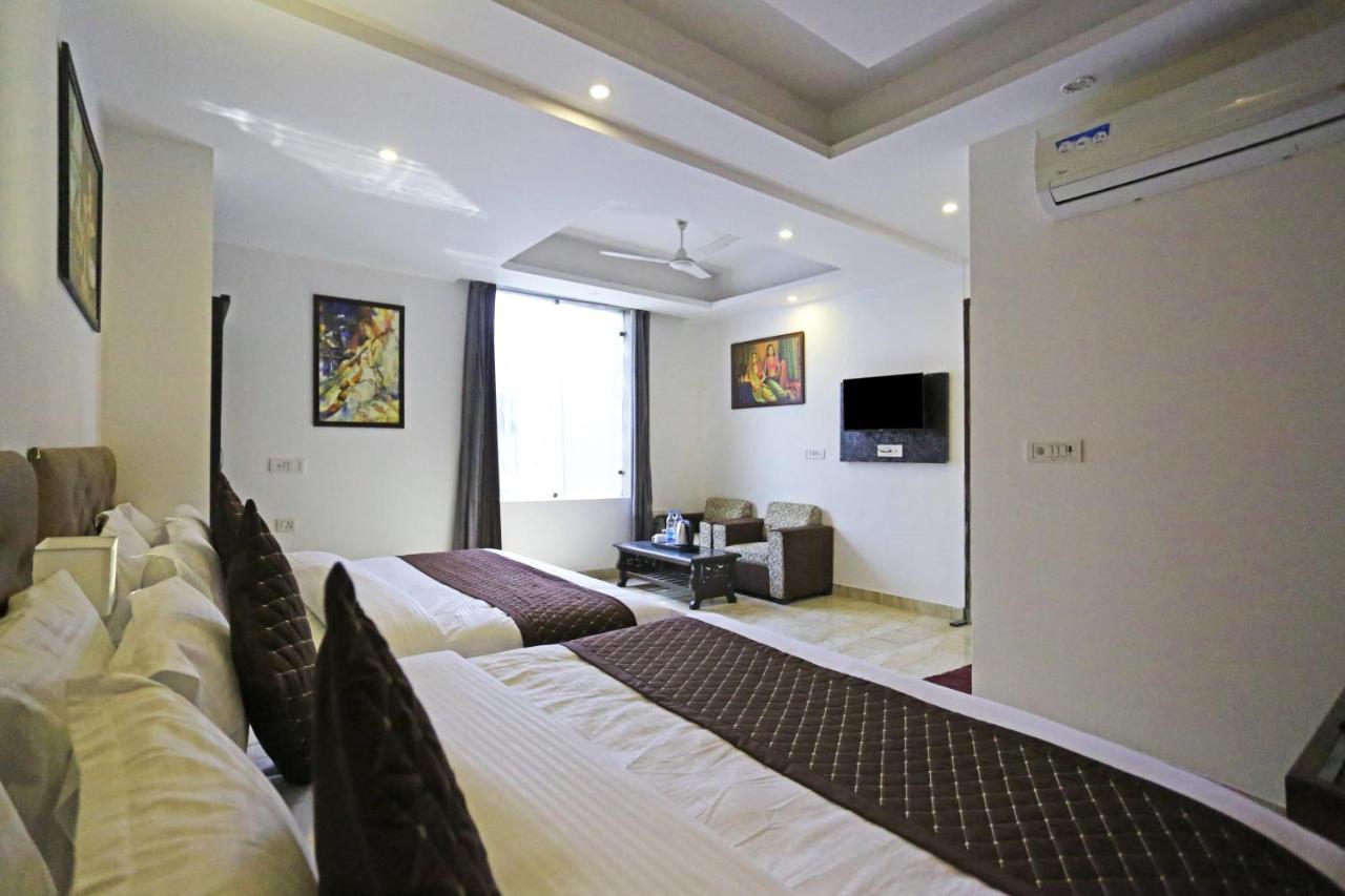 Hotel The Best Near Delhi Airport นิวเดลี ภายนอก รูปภาพ